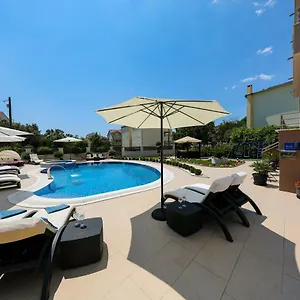 Tony Apartament Biograd Na Moru